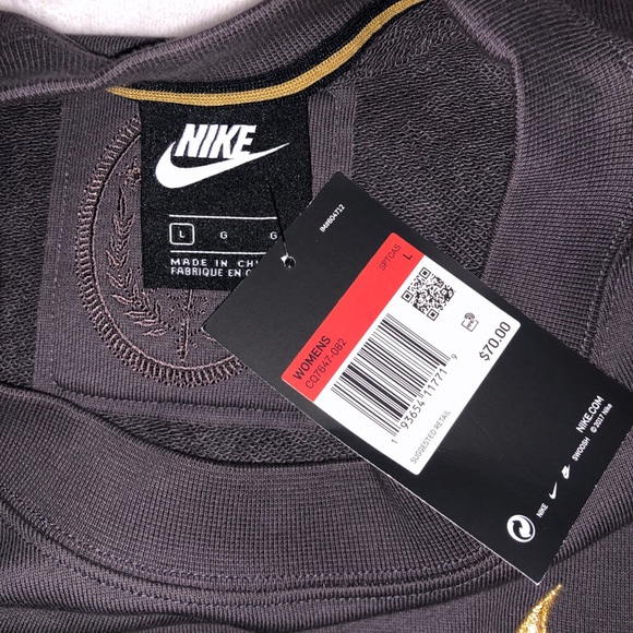 Nike LIMITED EDITION Sportswear Crewneck- Women’s - Picture 3 of 3